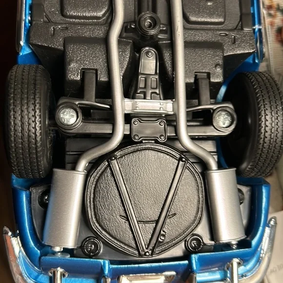 1965 all metal with rubber tires scale 1/18 - Picture 13 of 14